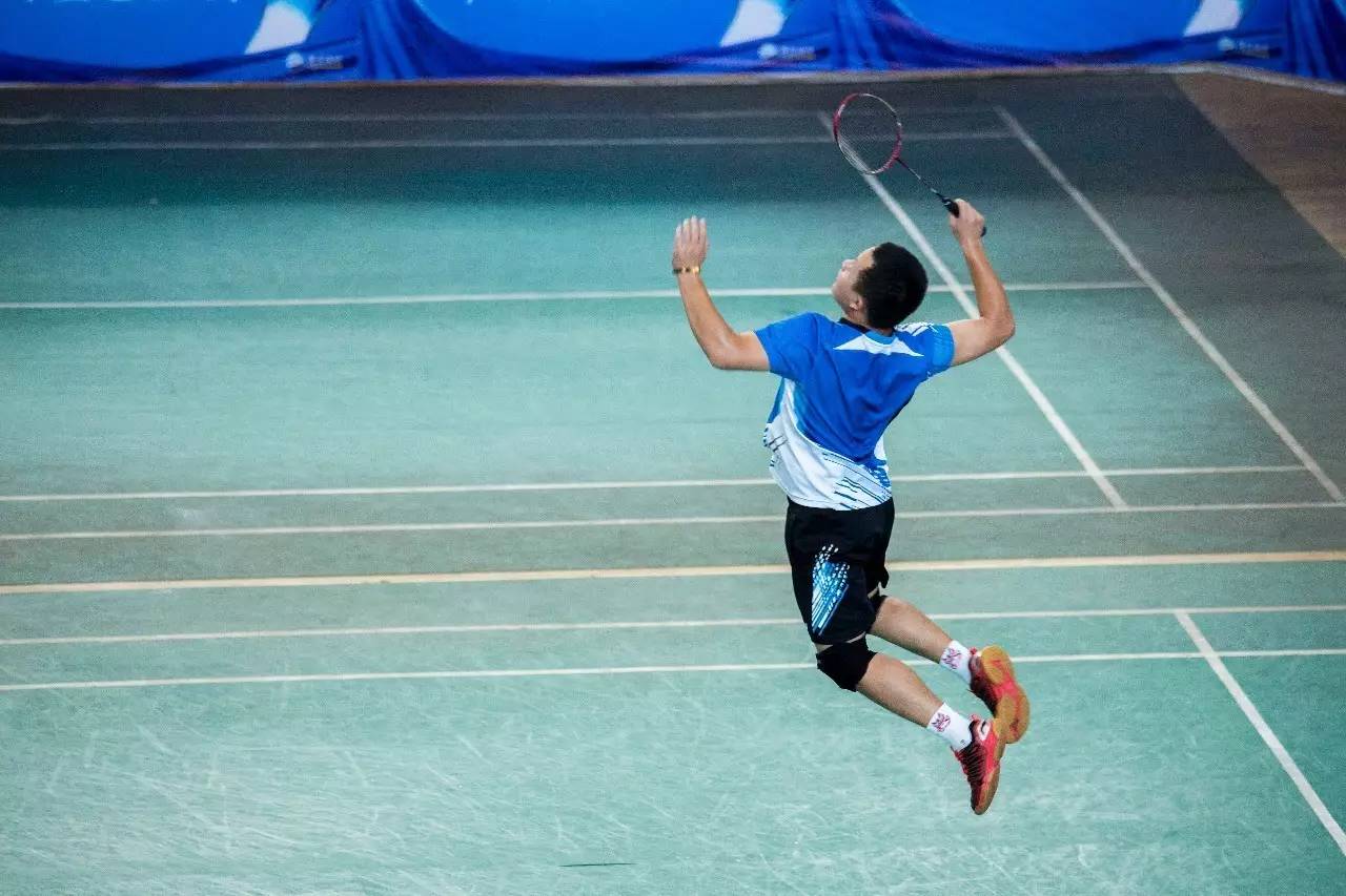 更看到了他 更看到了他